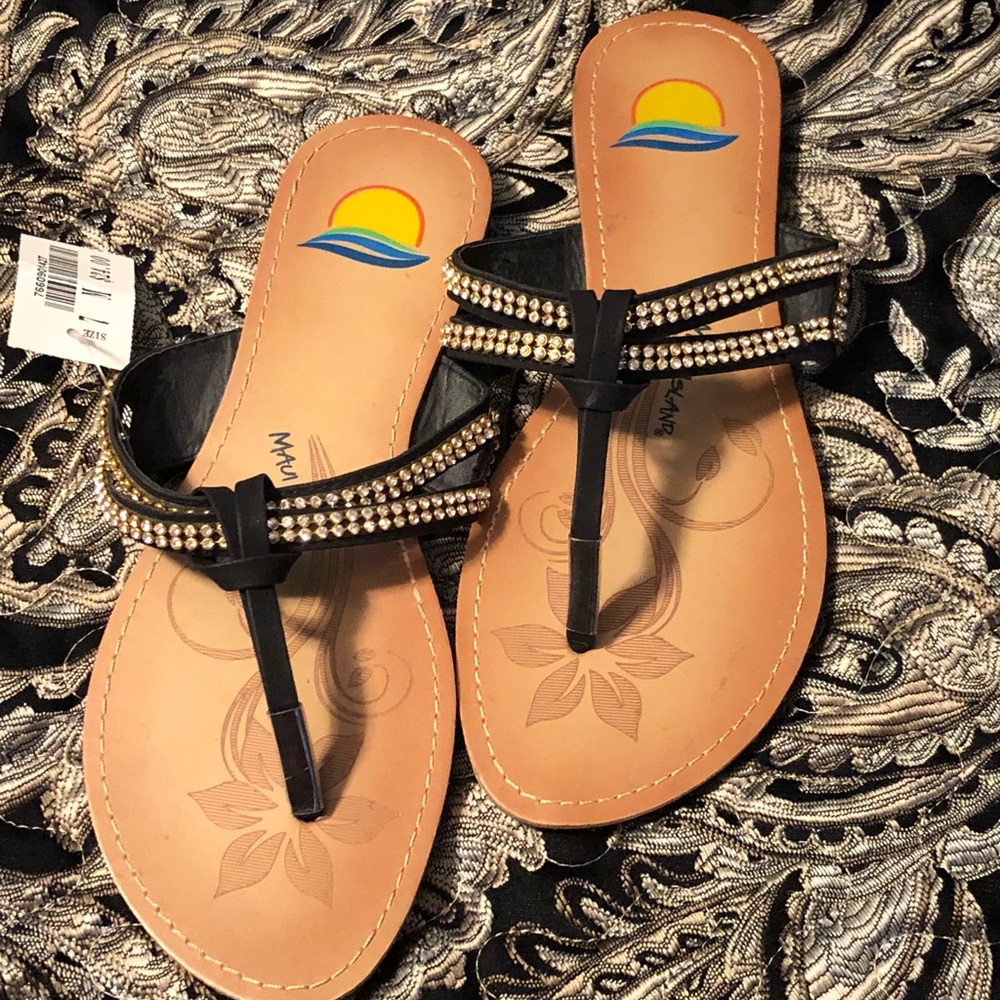 🛍Size 7 NWT Womens blingy black sandals🛍